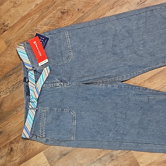 👖LIZ CLAIBORNE CRAZY HORSE WIDE LEG ANKLE JEANS 👖 - Picture 2 of 10